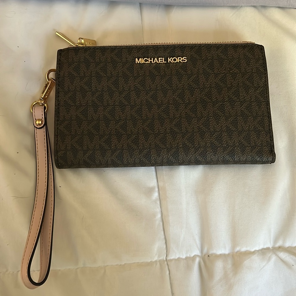 Michael Kors wristlet wallet